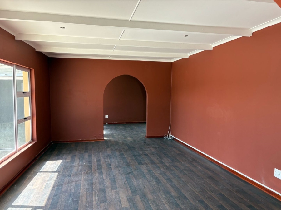5 Bedroom Property for Sale in Beacon Bay North Eastern Cape